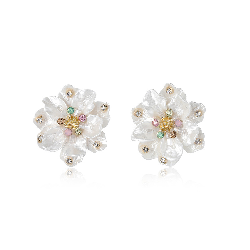Nuovi Orecchini a Petalo con C - Women Fashion Nz recensione e prezzo